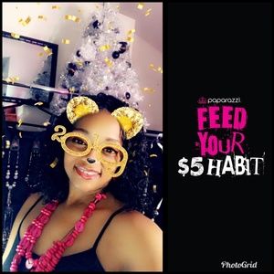 Meet your Posher, Tee